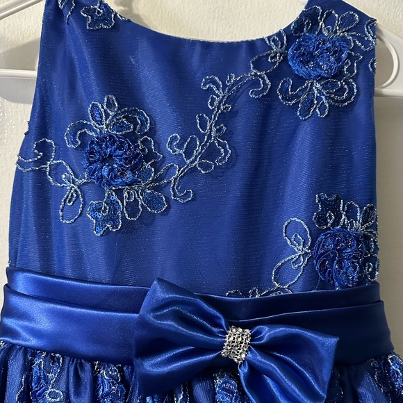 Blue Dress with silver color embroidered size 8/10 - Picture 4 of 7
